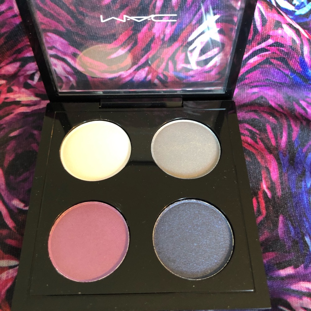 MAC Hold my Gaze palette
